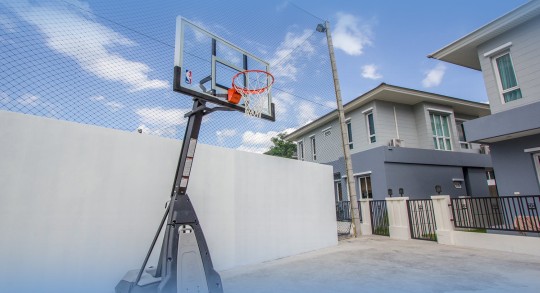 สนามบาสเก็ตบอล